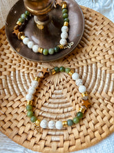 Load image into Gallery viewer, Olive star bracelet
