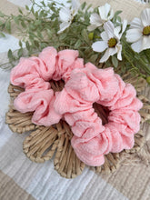 Load image into Gallery viewer, Puffy petals scrunchie
